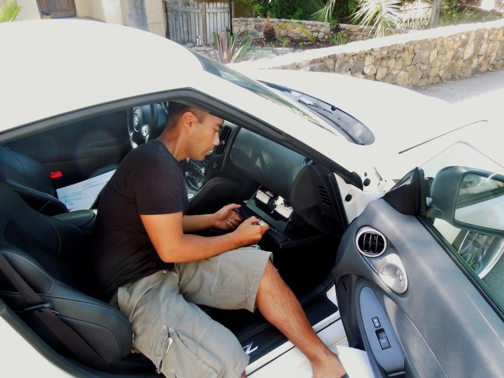 Randy Rodriguez signing my car