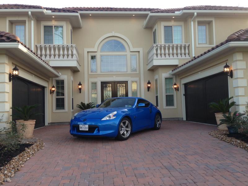 my car looks great in from of this house