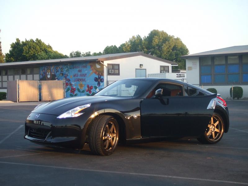 my black 09' 370z.