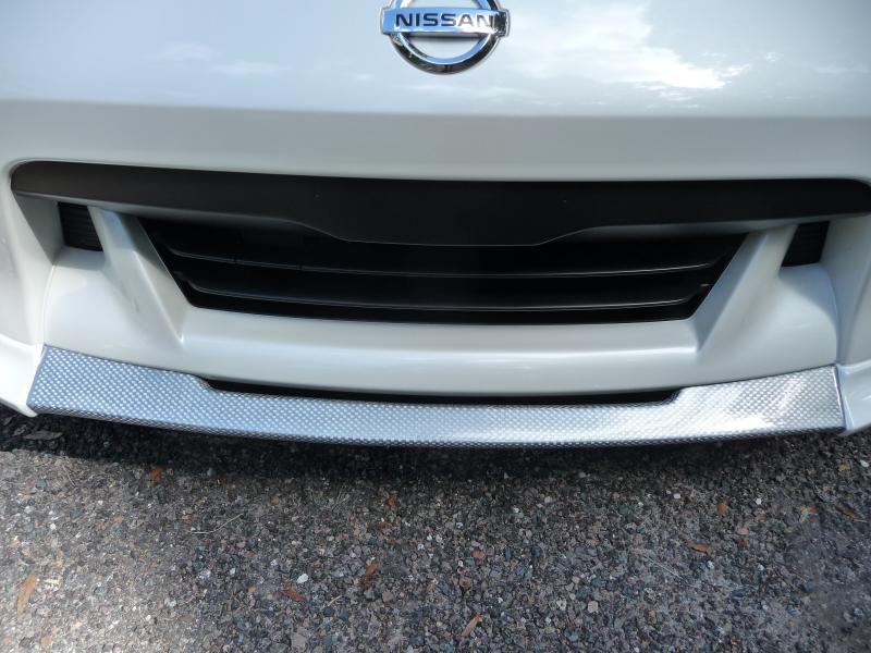 close-up of bomex front  lip spoiler w/ magnezium fiber fx