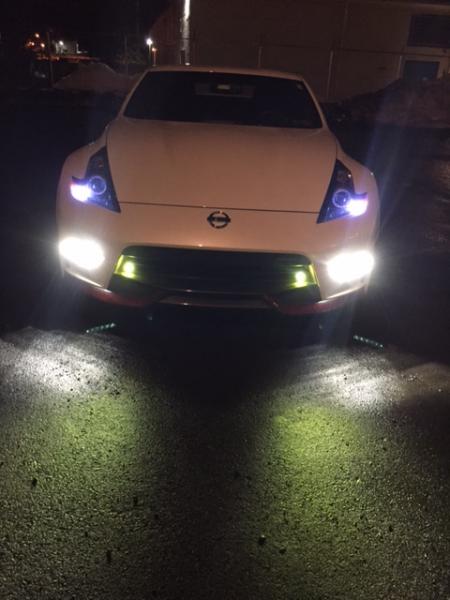 Yellow fogs /with parking & drl lights on