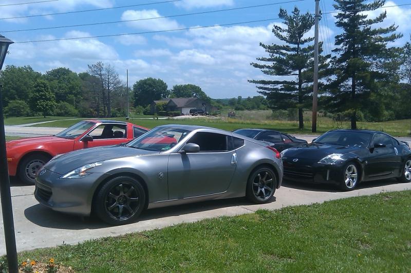 went for a drive and saw 2 of the older 300z models in a random drive way.