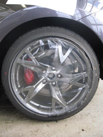 Beautiful wheels with red brakes!!!