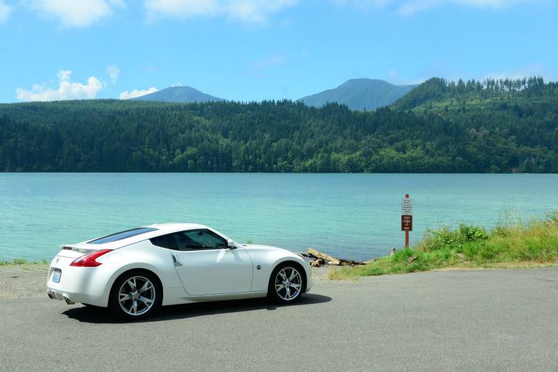 370Z by the beautiful lake.