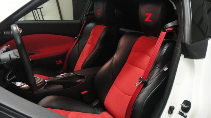 I love those red Z's on the head rests...