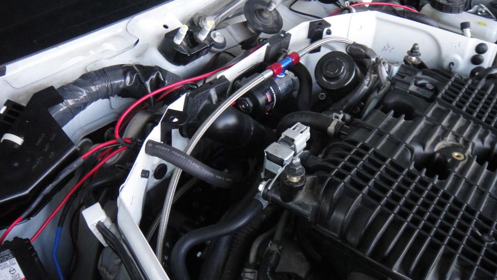 Overhead engine bay set up.