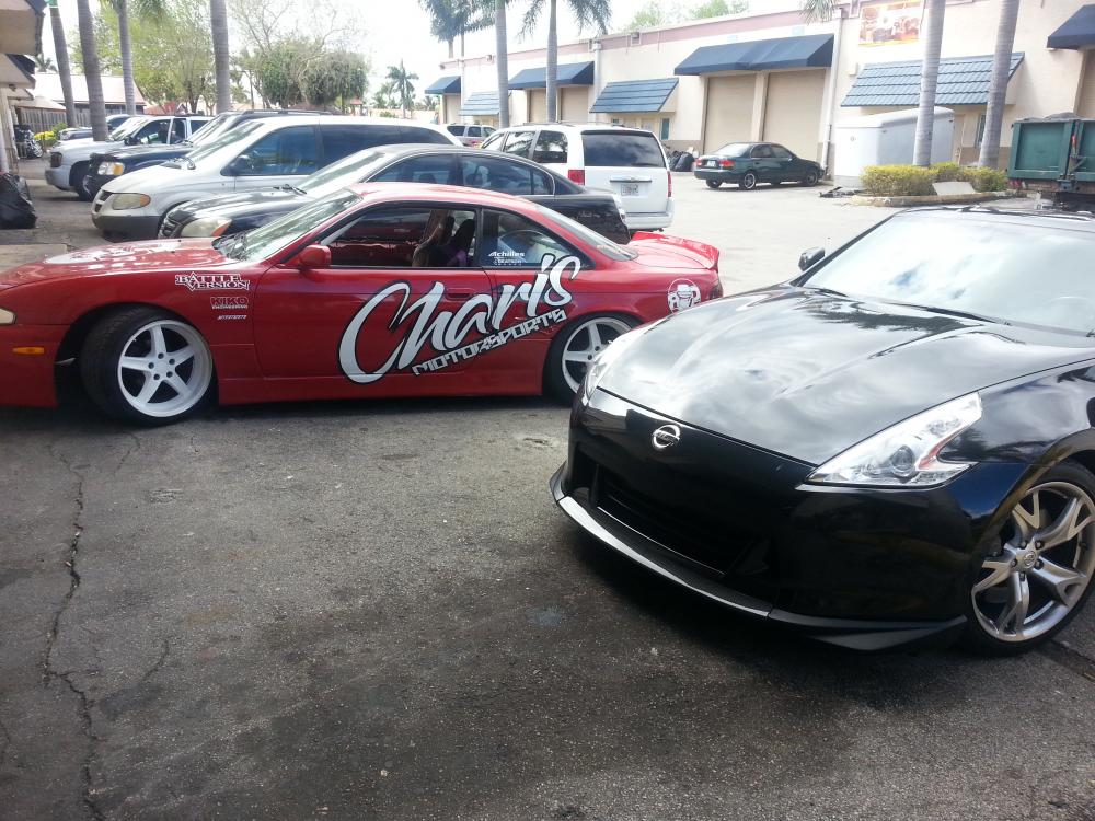 Drif car and 370z