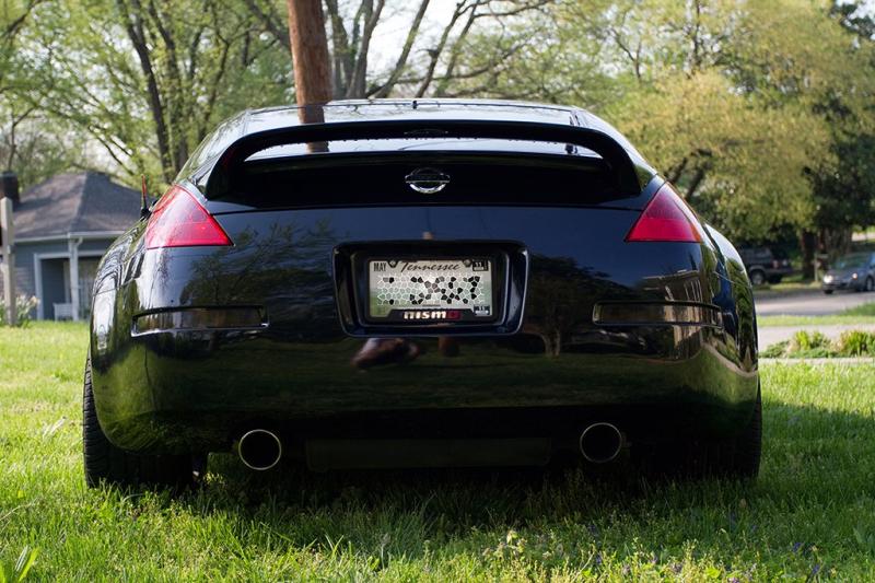 '08 Black 350z Enthusiast

visual - debadged | 35% Tint | smoked taillight kit/reverse light kit | Clear front reflectors
performance - Jim Wolf dual pop-charger | 350evo front & rear sway bars | Hood struts (no bar)