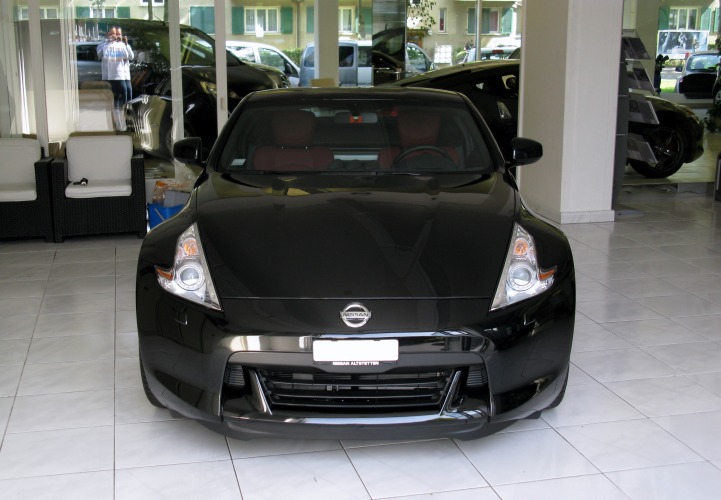 First pictures of my new 370Z, 40th Anniversary Edition (Black Edition in Europe)
2 September 2010