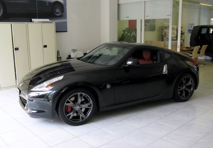 First pictures of my new 370Z, 40th Anniversary Edition (Black Edition in Europe)
2 September 2010