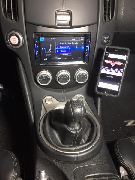 JCV Stereo & Iphone Holder