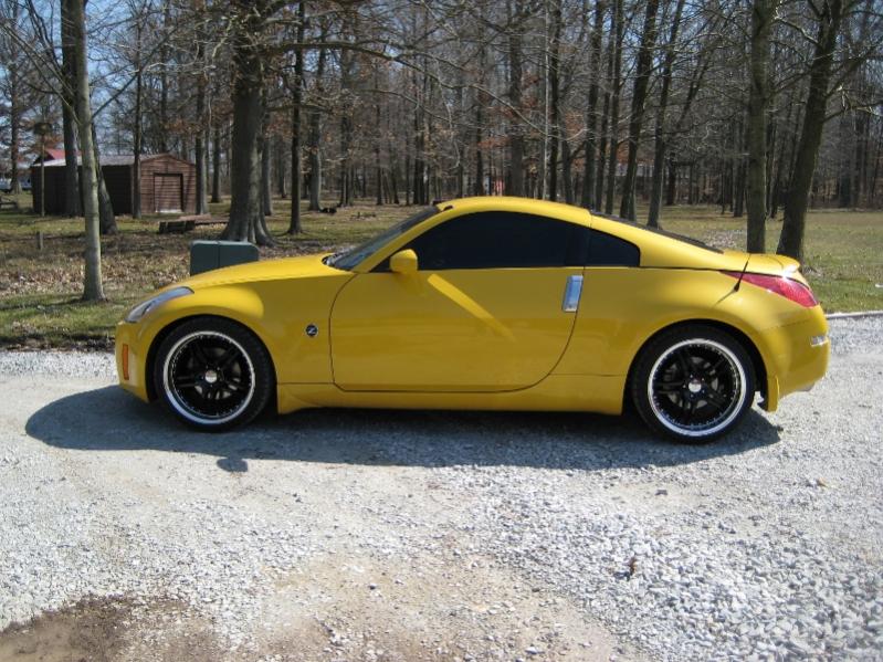 My current 2005 Z. Base model, Ultra Yellow, M6.