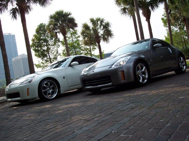 my 2007 350z and friend 2004 350z
Downtown Orlando.