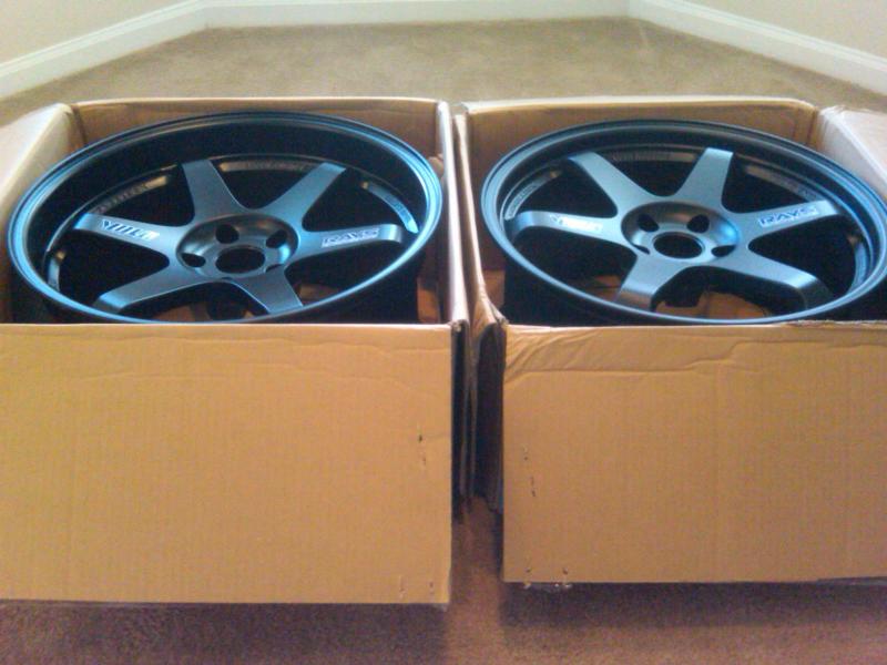 19x10.5 +12 and 19x9.5 +22