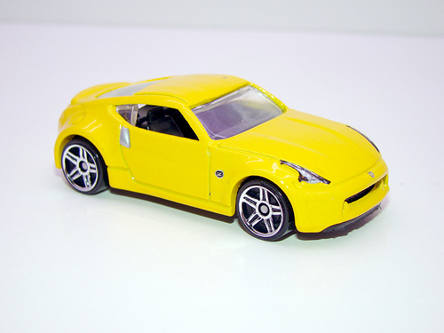 nissan 370z yellow 2