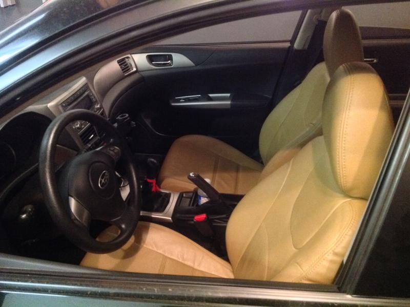 Tan leather seats, my fav  :D