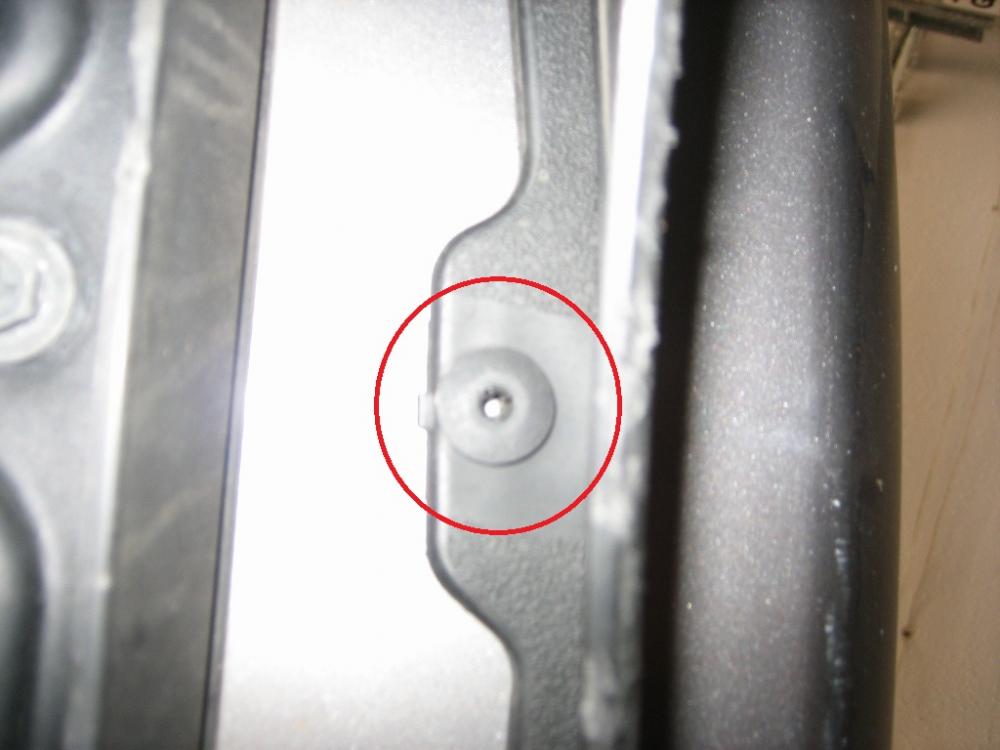 Head of chin spoiler rivet