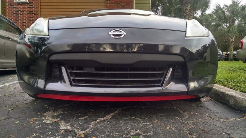 Painted the bottom of the front fascia red, giving it an even sportier look.