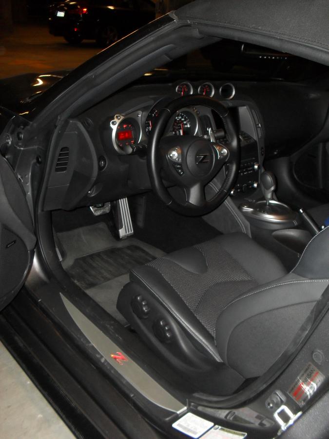 Interior w/ kickplates.