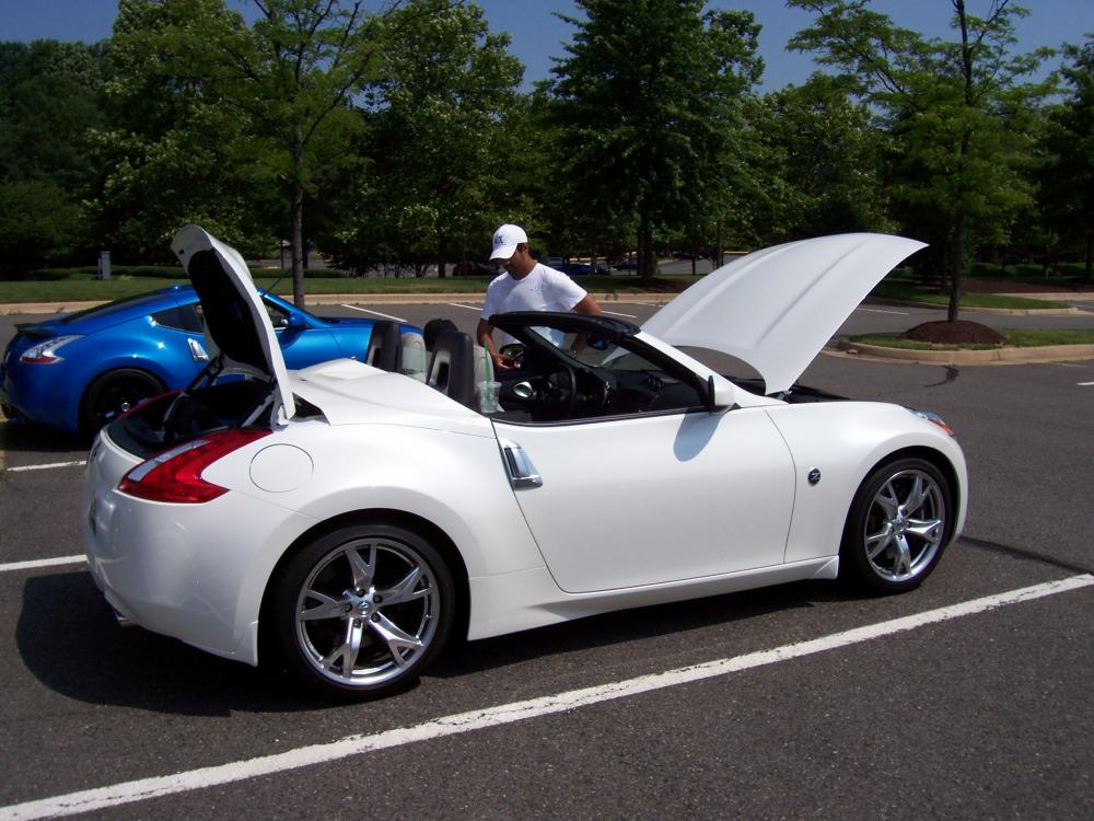 Steve's roadster looking clean as ever and ready to ride!