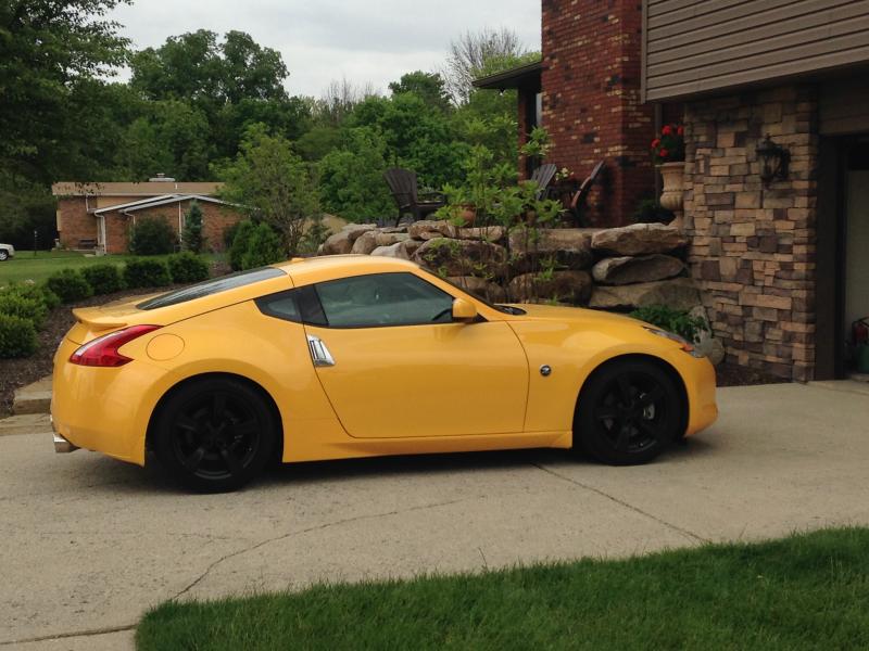 I REEEEEALLY love the black rims on the chicane. I peeled it off. Any black/ gun-metal rim recommendations?