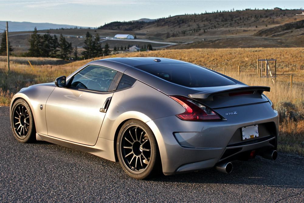 Nissan 370z серый